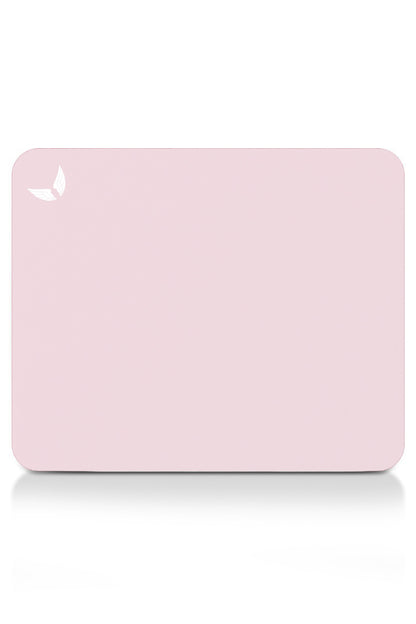GoLite Poliüretan Mousepad – toz pembe, 27x23 cm, masada kullanım görünümü