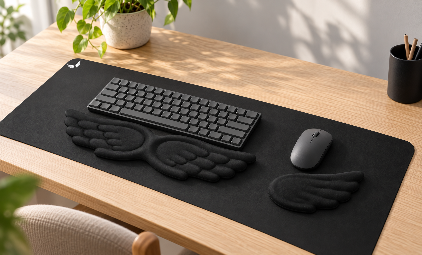 Siyah bilek desteği seti ve aynı renk 70x30 GoLite mousepad birlikte