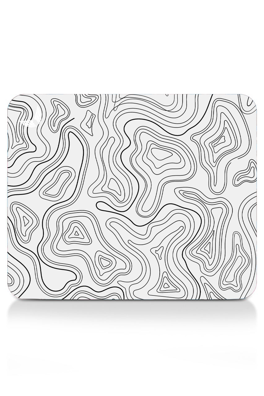 GoLite Classic Mousepad – Topografi Beyaz deseni, 27x23 cm, masada kullanım görünümü
